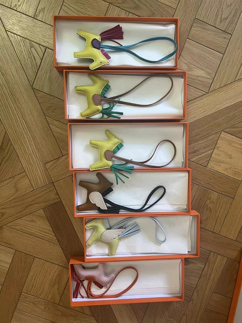 [판매완료] VVIP공방 에르메스 HERMES 로데오 참 핑크 PM 제가 한국에 보관하고 있어요 !!! 주문하신분 카톡 주세요 ^^