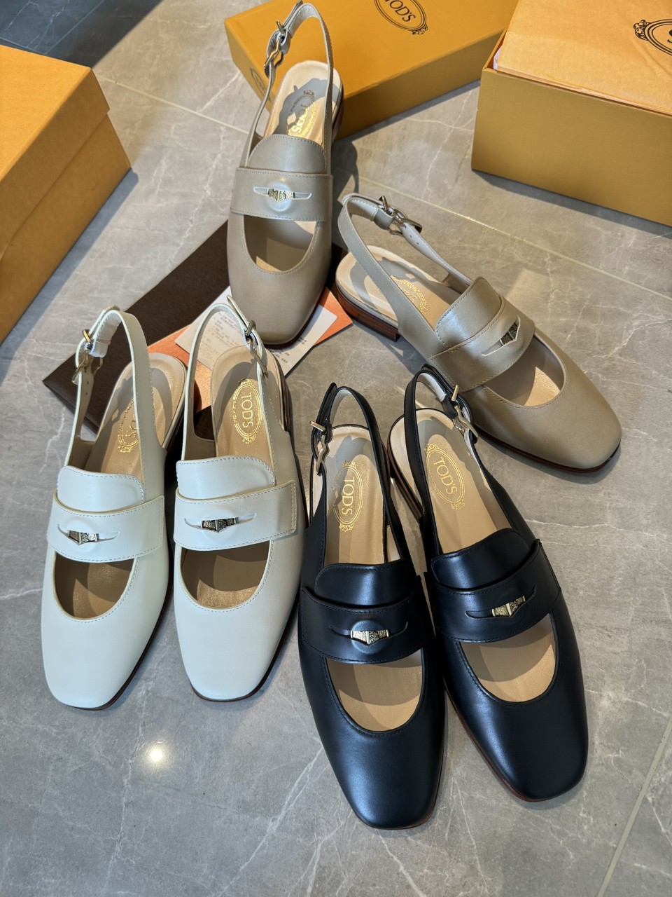 토즈 TODS 24SS 토즈 레더 슬링백 로퍼 XXW14L0IJ50NF5B999 B0651056046 SIZE 35~39 ☆☆☆☆☆