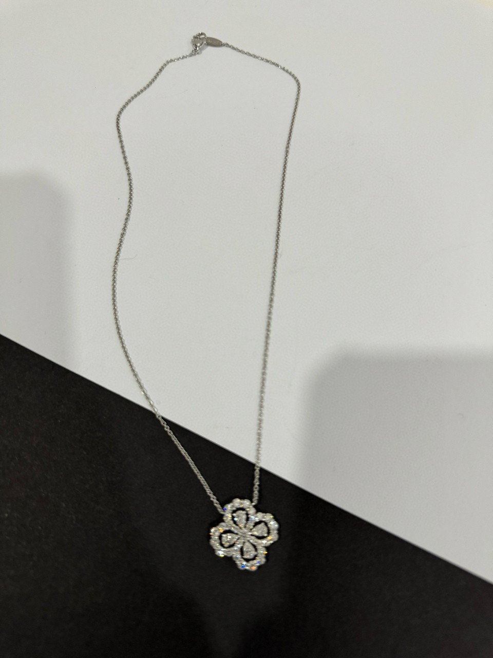 해리 윈스턴 HARRY WINSTON 다이아몬드 루프 풀 모티프 다이아몬드 펜던트 목걸이 #18k다이아몬드비밀공방