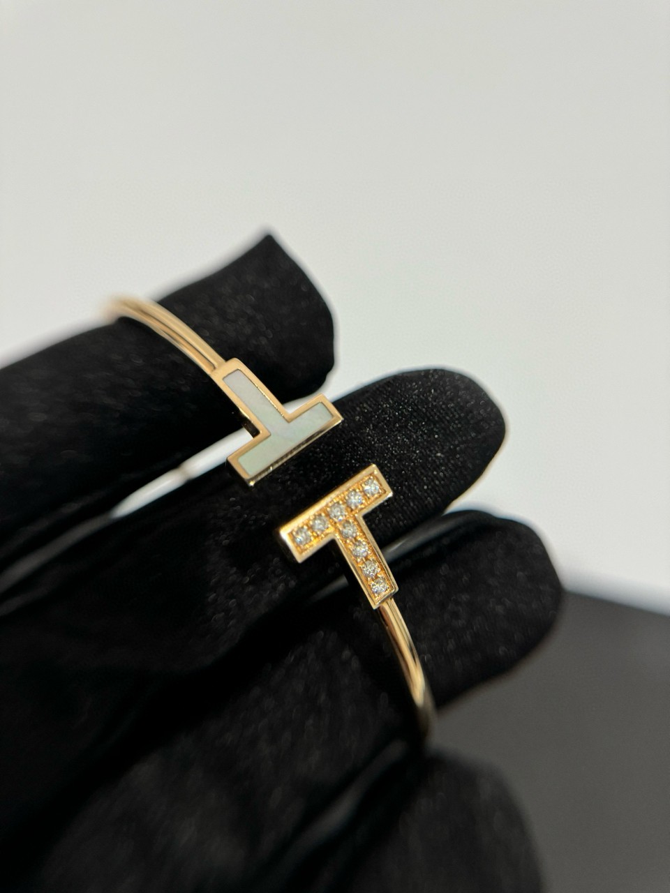 티파니앤코 Tiffany & Co. 티파니 T 와이어 자개 다이아 팔찌 브레이슬릿 #18k다이아몬드비밀공방