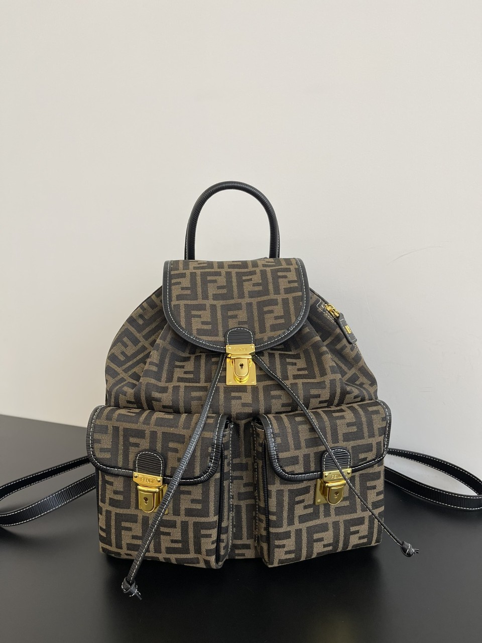 펜디 FENDI FF 자카드 패브릭 백팩 [사이즈] 32x5x38cm #boxini