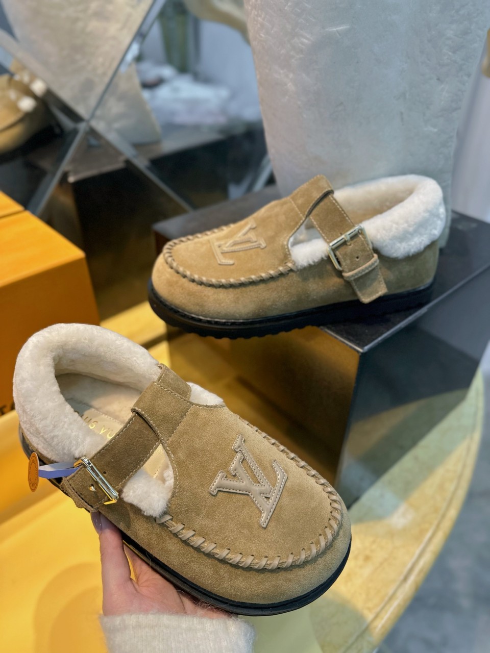 루이비통 LV 콜로라도 컴포트 메리 제인 시어링 1ADC11 35~40