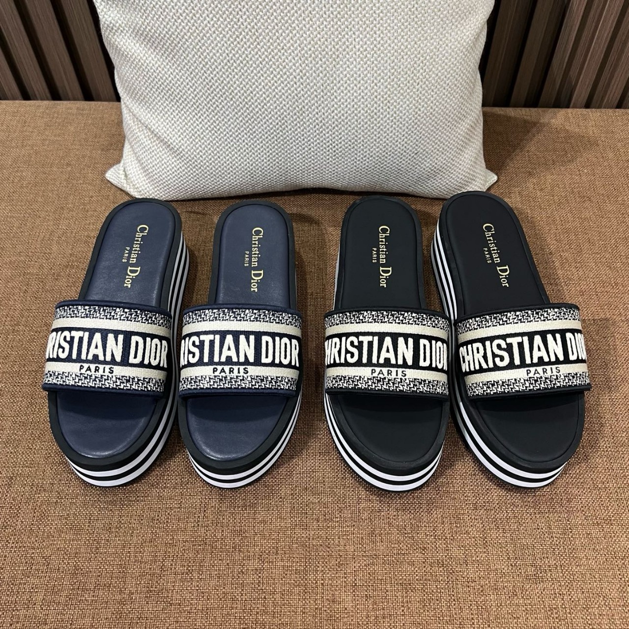 25SS 디올 Dway 플랫폼 딥 블루 자수 코튼 35~42 굽 5cm