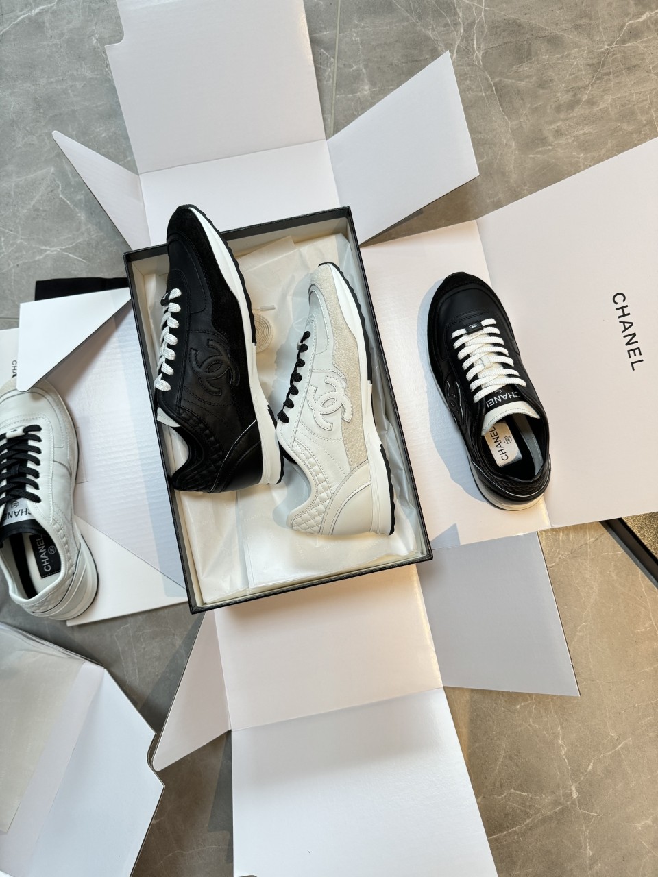 샤넬 25SS CC로고 카프스킨 바스켓 스니커즈 2컬러 G46372 35~40