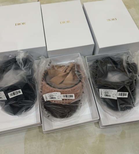 디올 25SS Dior 썬바이저 썬캡 1MQM56K0A VERYDIORV1U41F0 #vvip공장